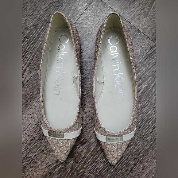 Shoes - Picture 1 of 4